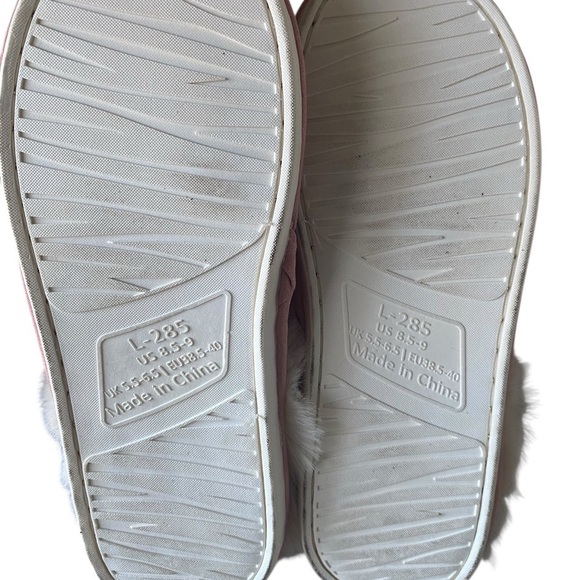 Cozy Pink Slippers with White Fur Trim Size 8 - Picture 6 of 7